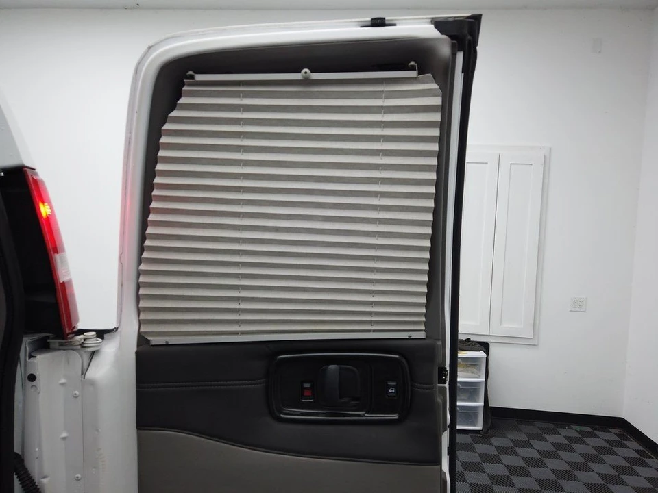2020 GMC Savana - Image 11 of 31