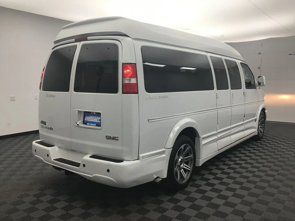 2020 GMC Savana - Image 3 of 21
