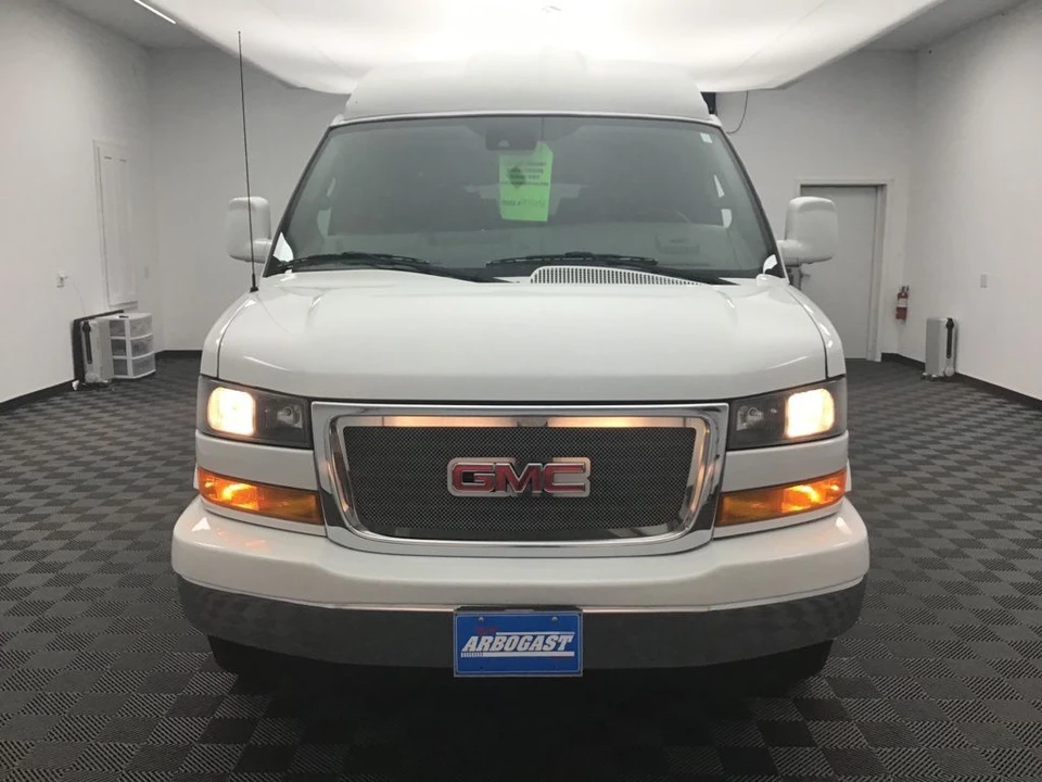 2020 GMC Savana - Image 14 of 21