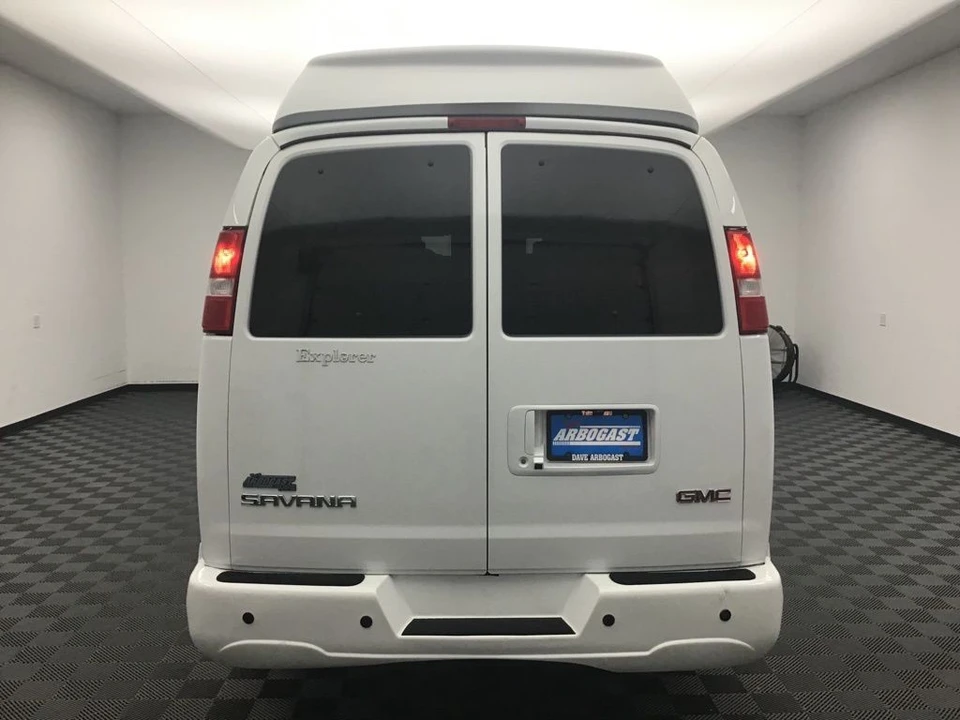 2020 GMC Savana - Image 4 of 21
