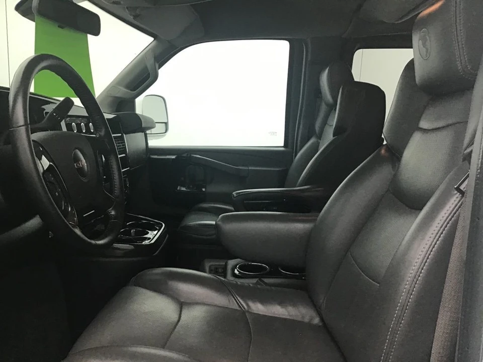 2020 GMC Savana - Image 19 of 21