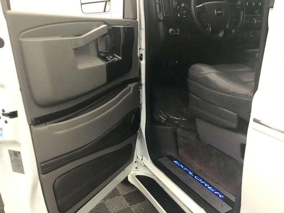 2020 GMC Savana - Image 16 of 21