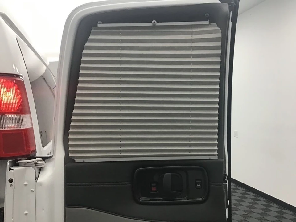 2020 GMC Savana - Image 11 of 21