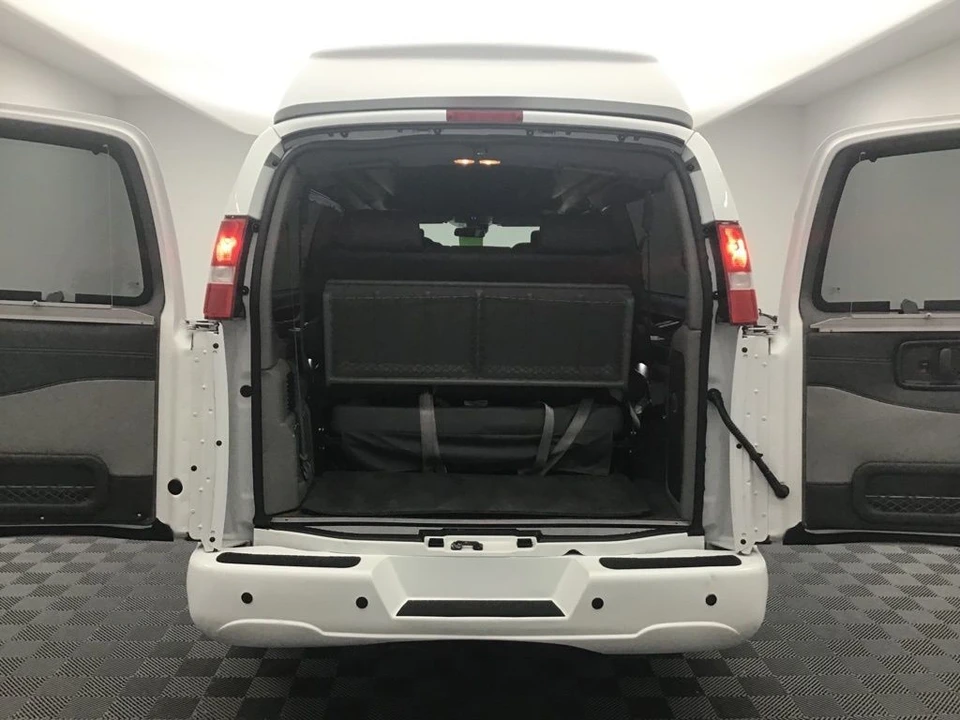 2020 GMC Savana - Image 6 of 21