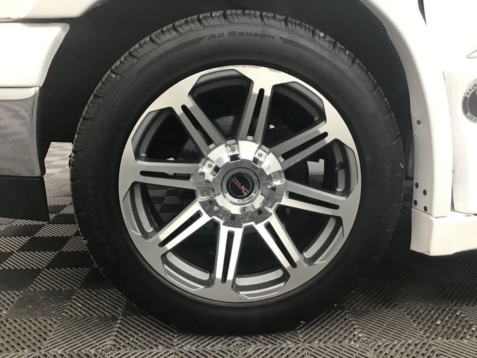 2020 GMC Savana - Image 15 of 21