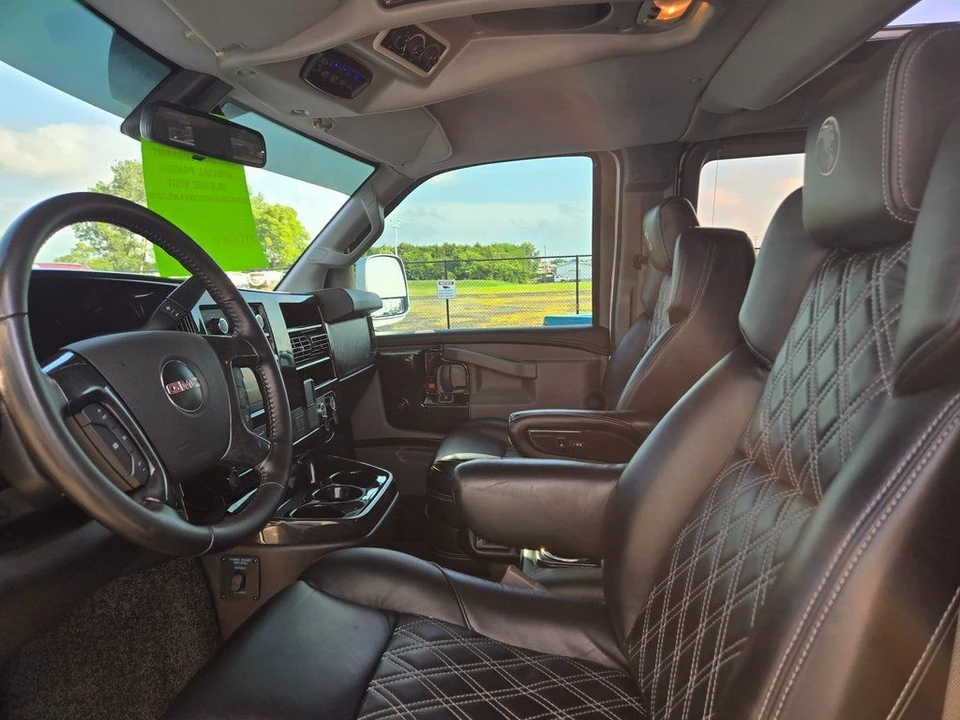 2020 GMC Savana - Image 14 of 21