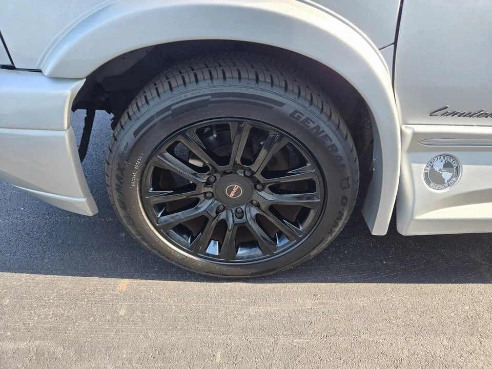 2020 GMC Savana - Image 11 of 21
