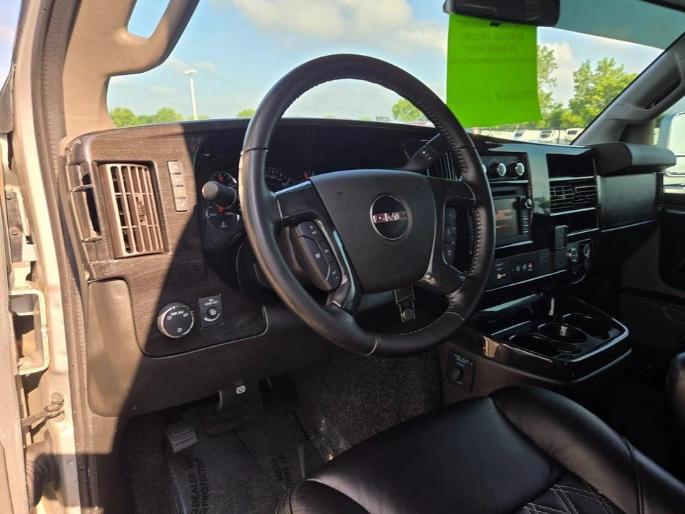 2020 GMC Savana - Image 16 of 21
