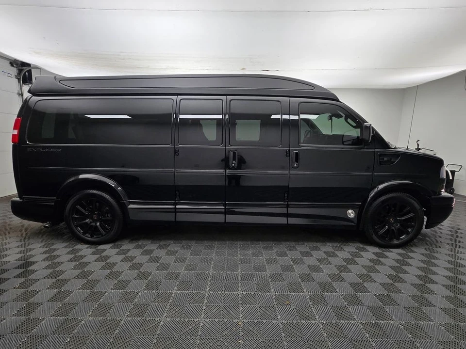 2020 GMC Savana - Image 6 of 12