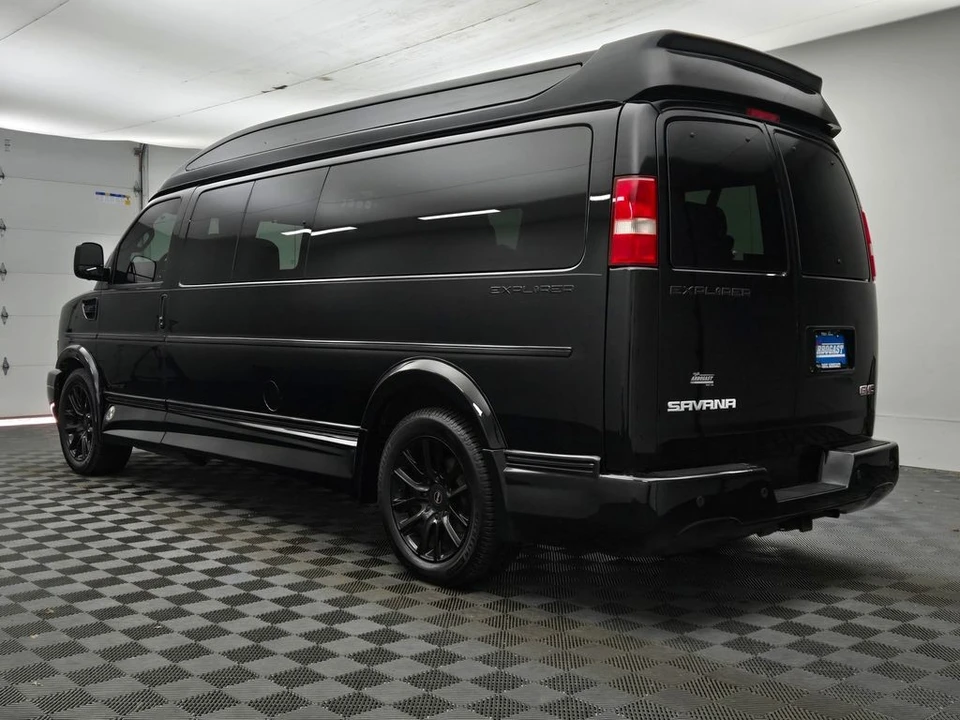 2020 GMC Savana - Image 10 of 12