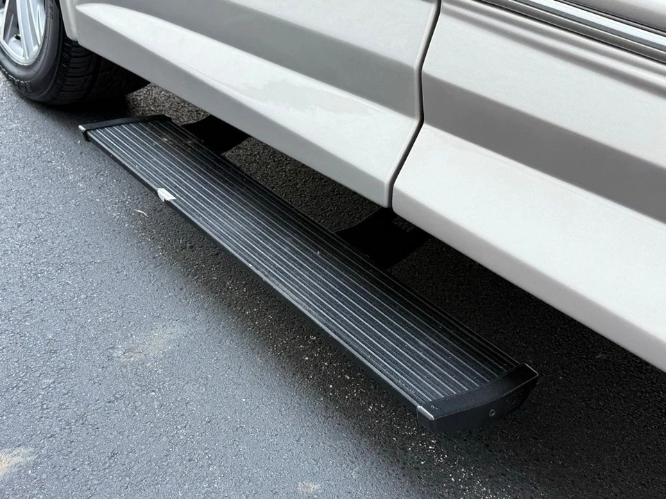 2020 GMC Savana - Image 14 of 21