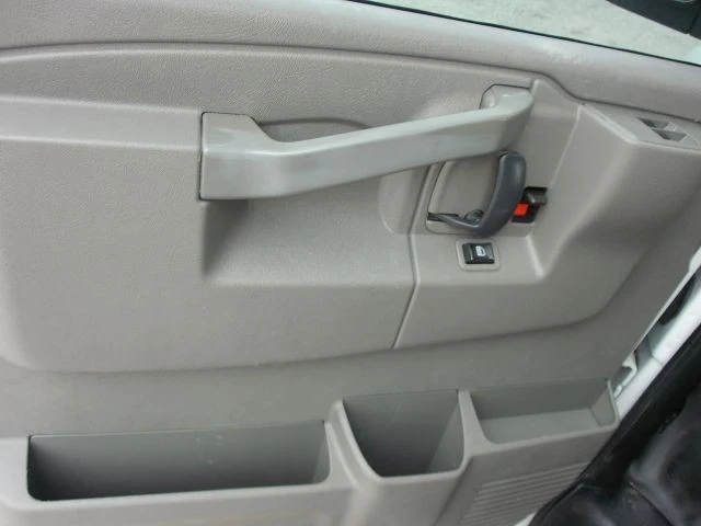 2020 GMC Savana - Image 12 of 21