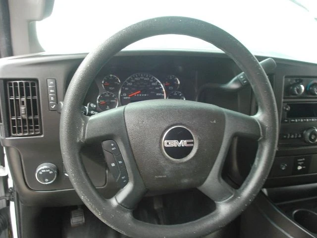 2020 GMC Savana - Image 16 of 21