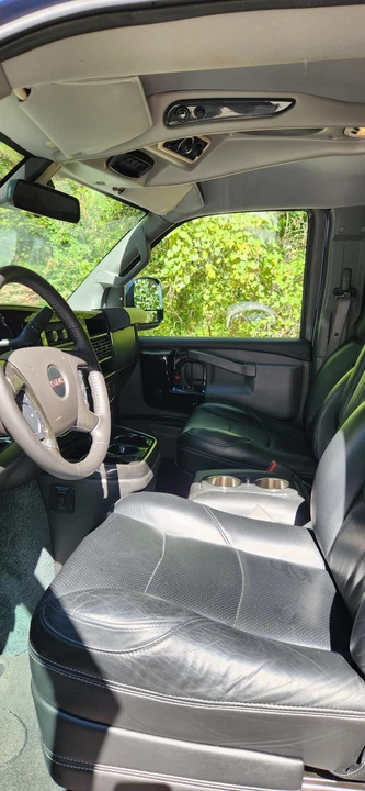 2020 GMC Savana - Image 17 of 21