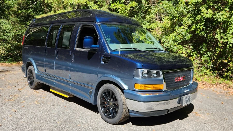 2020 GMC Savana - Image 9 of 21