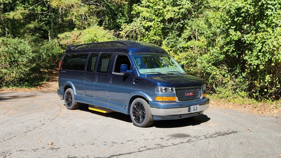 2020 GMC Savana - Image 8 of 21