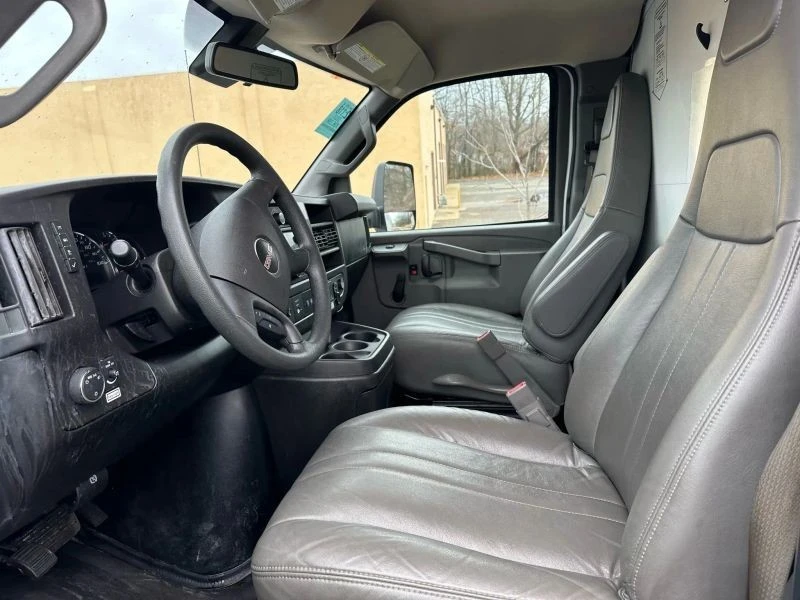 2020 GMC Savana - Image 9 of 12