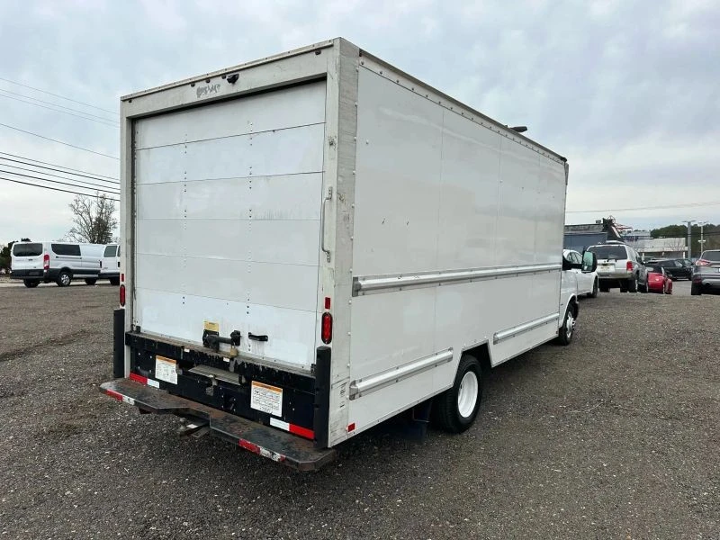 2020 GMC Savana - Image 4 of 12