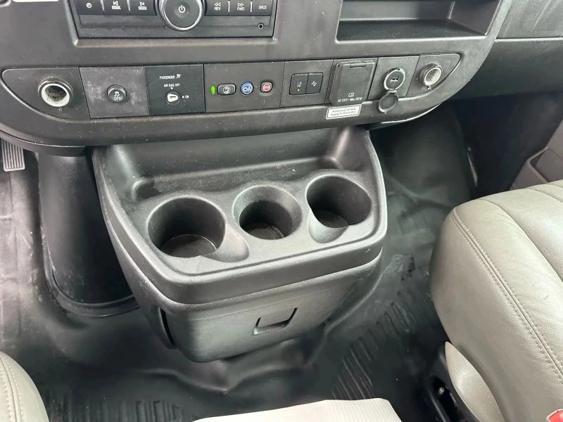 2020 GMC Savana - Image 12 of 12