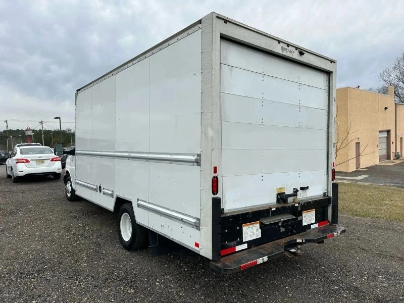 2020 GMC Savana - Image 3 of 12