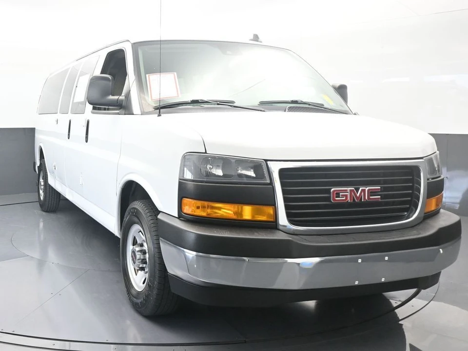 2020 GMC Savana - Image 9 of 12