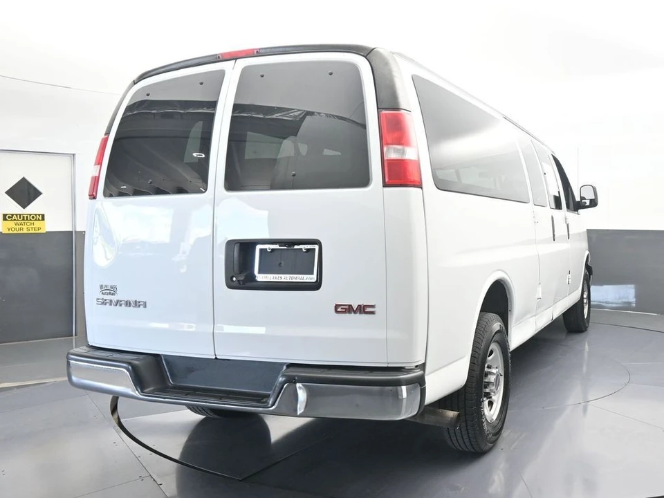 2020 GMC Savana - Image 5 of 12