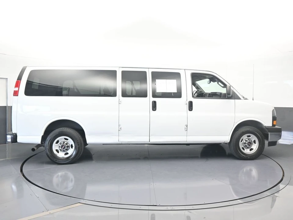 2020 GMC Savana - Image 7 of 12