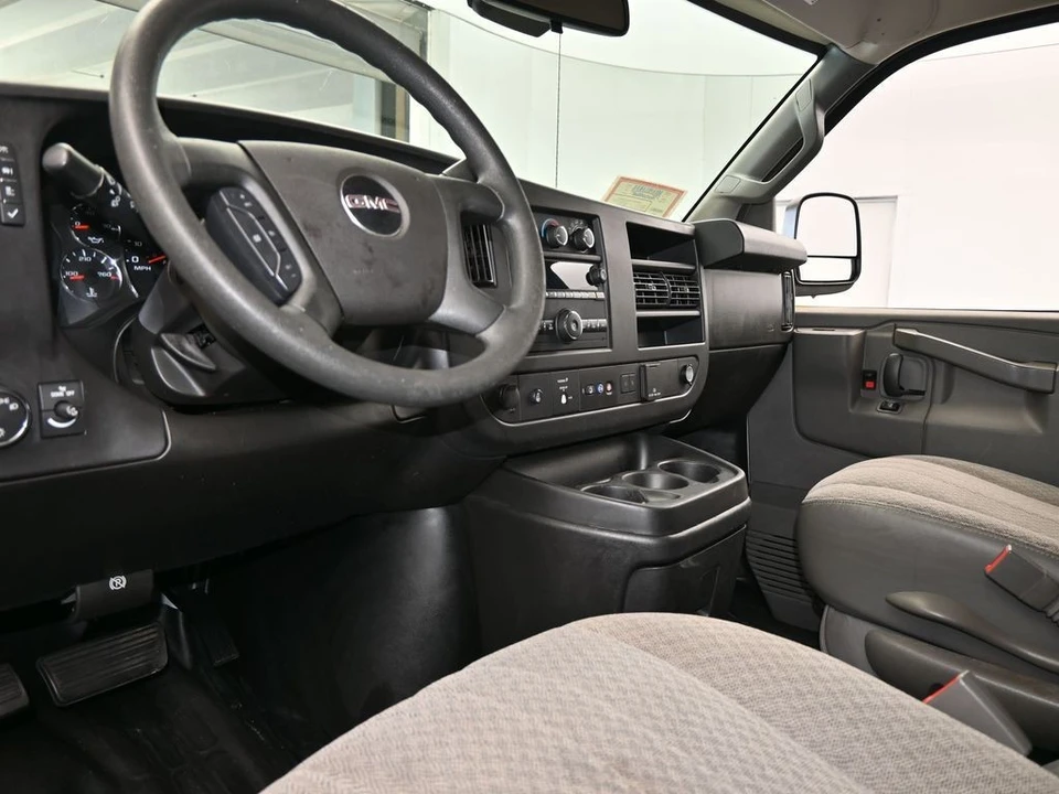 2020 GMC Savana - Image 12 of 12