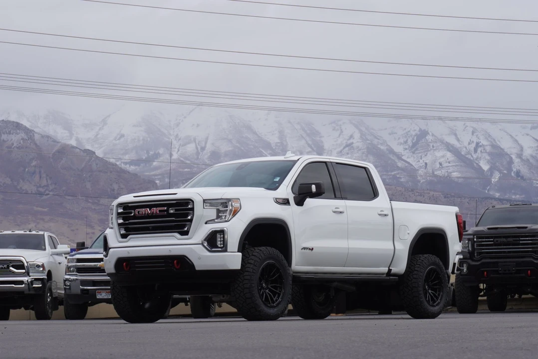 2020 GMC Sierra 5th Gen - Image 2 of 12