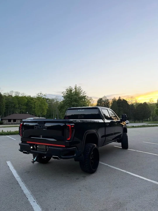 2020 GMC Sierra 5th Gen - Image 4 of 11