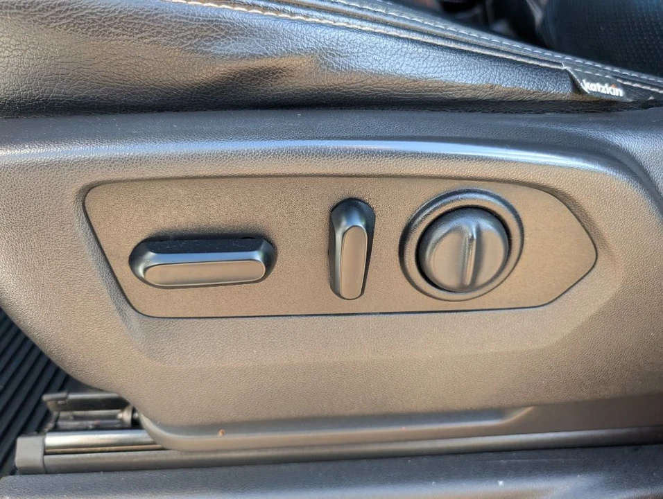 2020 GMC Sierra 5th Gen - Image 11 of 24