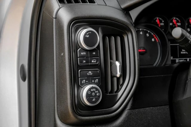 2020 GMC Sierra 5th Gen - Image 23 of 31