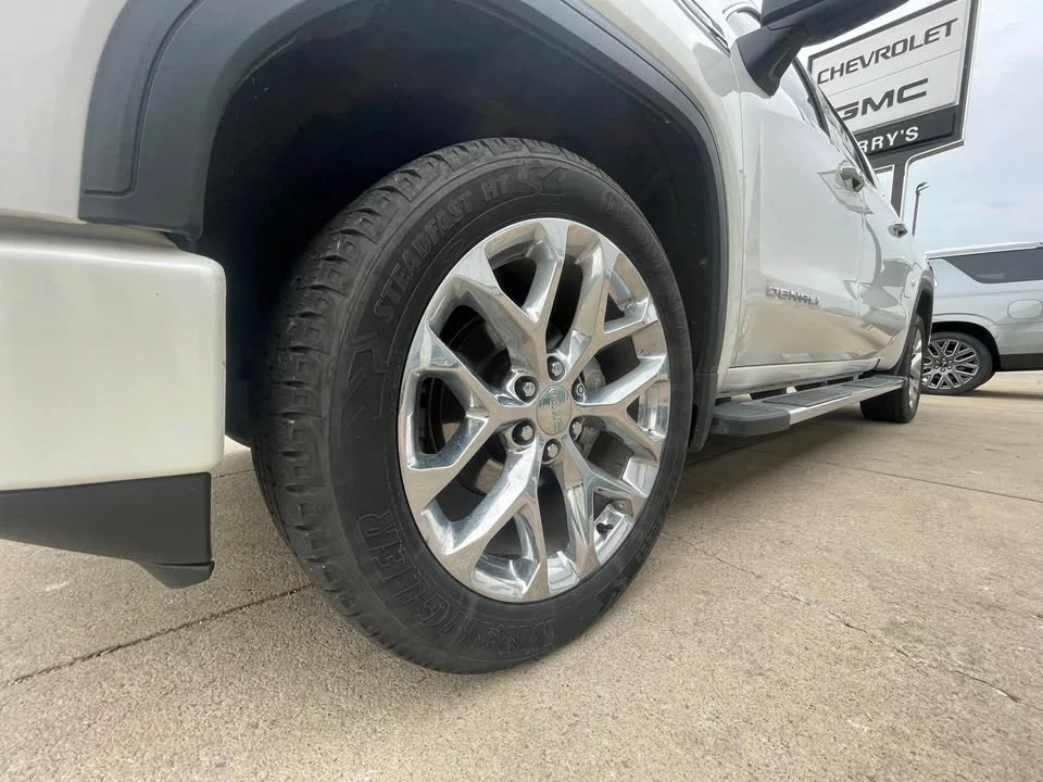 2020 GMC Sierra 5th Gen - Image 9 of 13