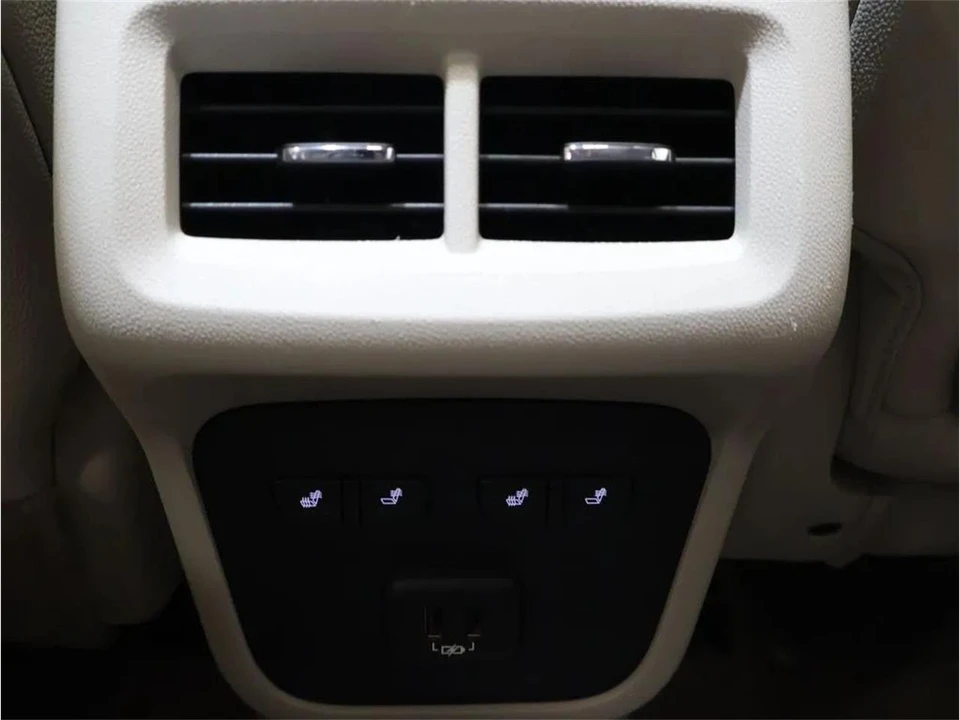 2020 GMC Terrain - Image 29 of 31