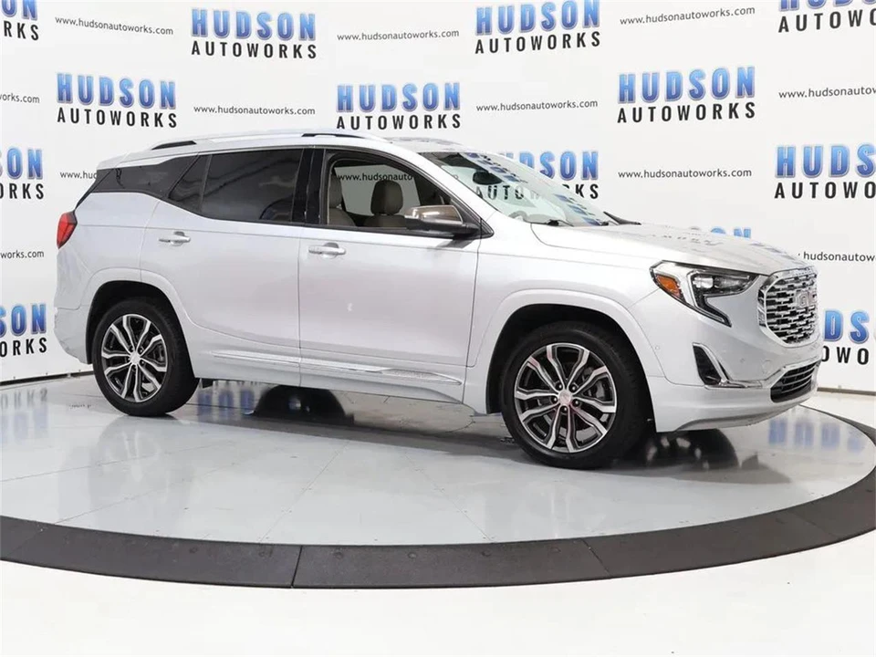 2020 GMC Terrain - Image 8 of 31