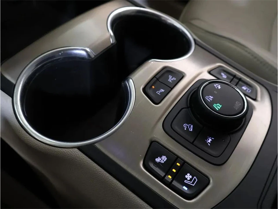 2020 GMC Terrain - Image 24 of 31