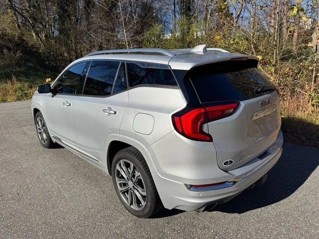 2020 GMC Terrain - Image 8 of 21