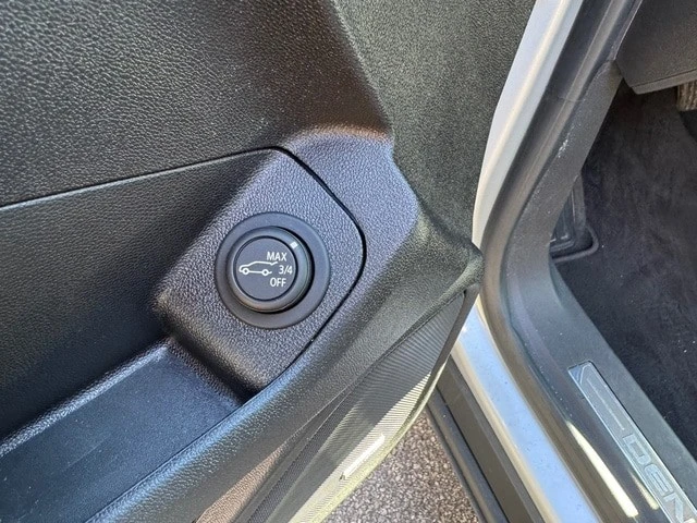 2020 GMC Terrain - Image 13 of 21