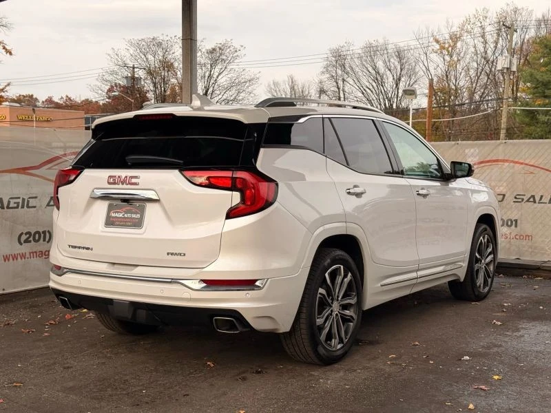 2020 GMC Terrain - Image 11 of 12