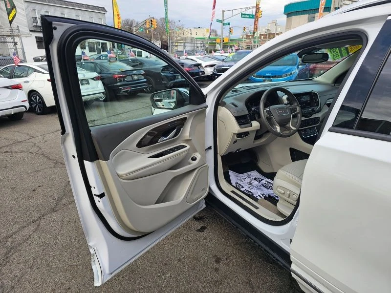 2020 GMC Terrain - Image 9 of 12