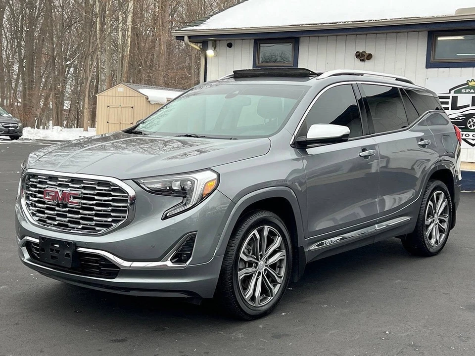 2020 GMC Terrain - Image 8 of 21