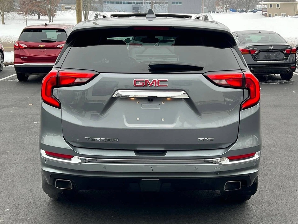 2020 GMC Terrain - Image 18 of 21