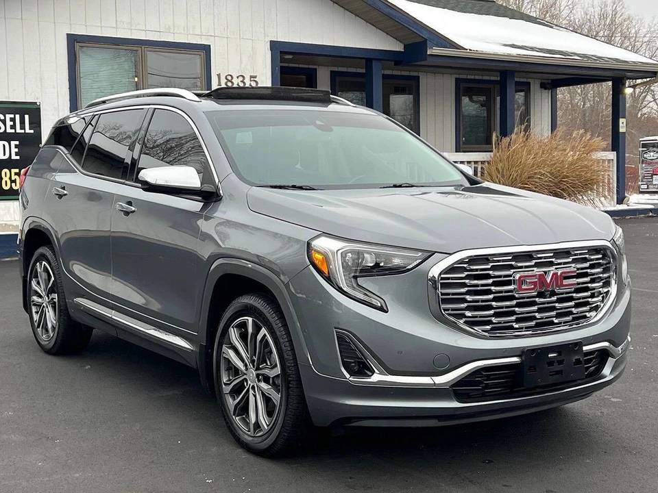 2020 GMC Terrain - Image 10 of 21