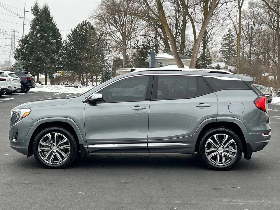 2020 GMC Terrain - Image 16 of 21