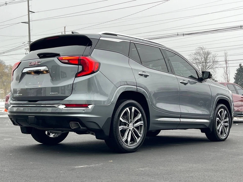 2020 GMC Terrain - Image 19 of 21