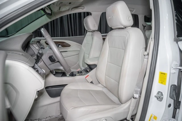 2020 GMC Terrain - Image 10 of 12