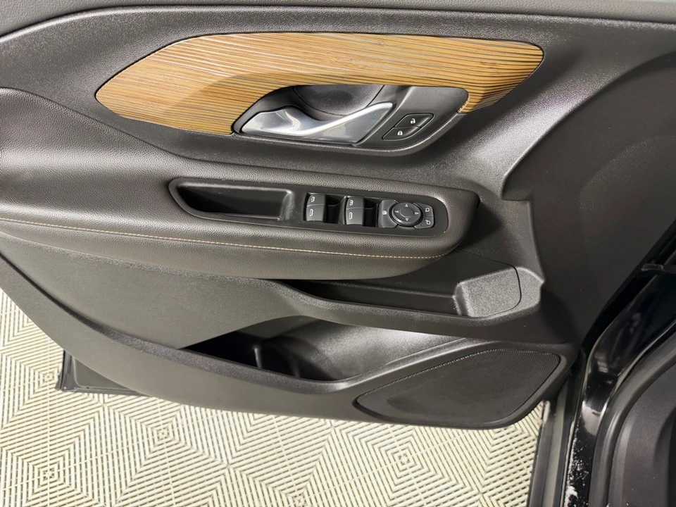 2020 GMC Terrain - Image 10 of 12
