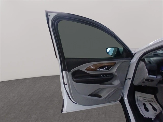 2020 GMC Terrain - Image 11 of 21