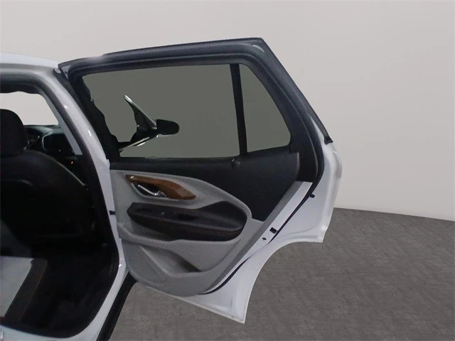 2020 GMC Terrain - Image 18 of 21