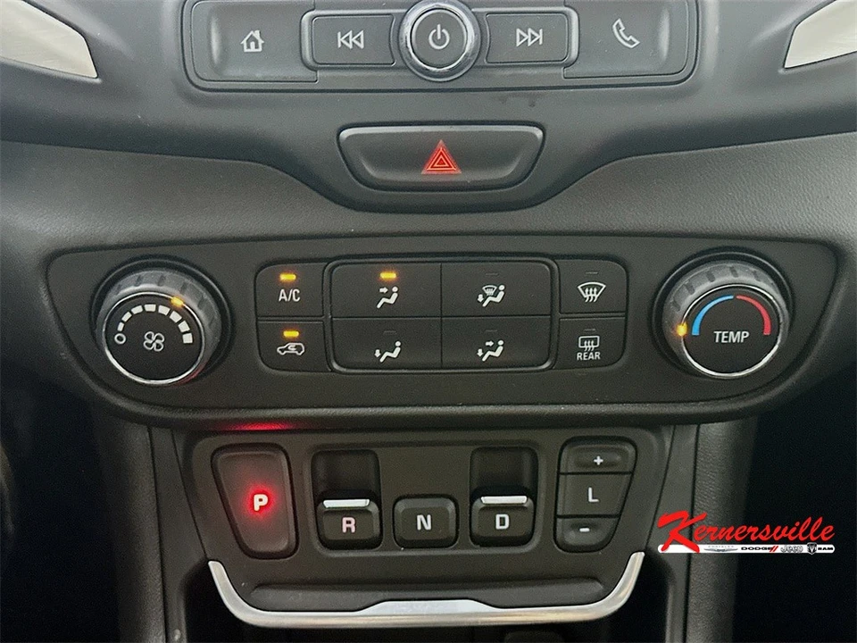2020 GMC Terrain - Image 18 of 21